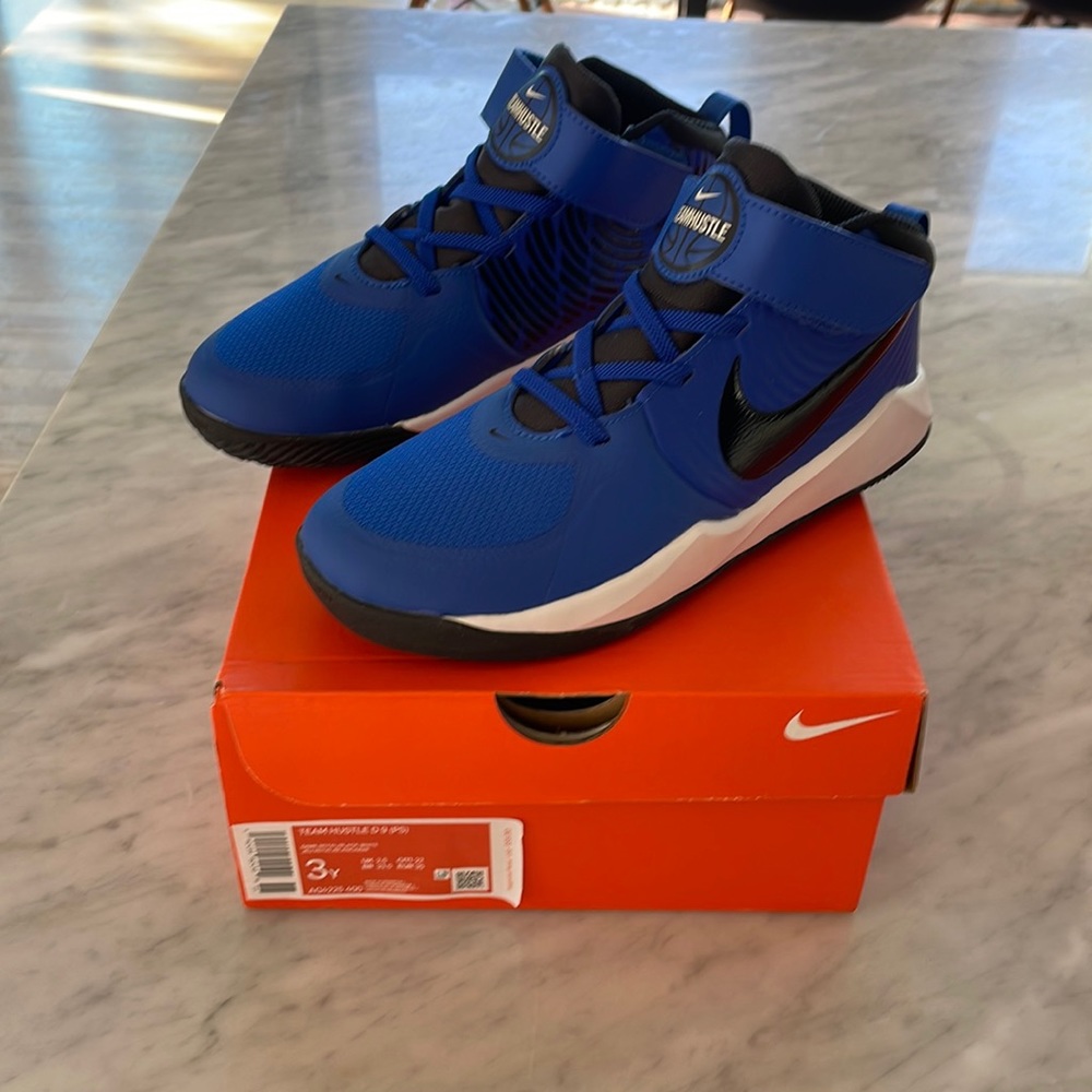 Nike Sneaker Child Team Hustle D9